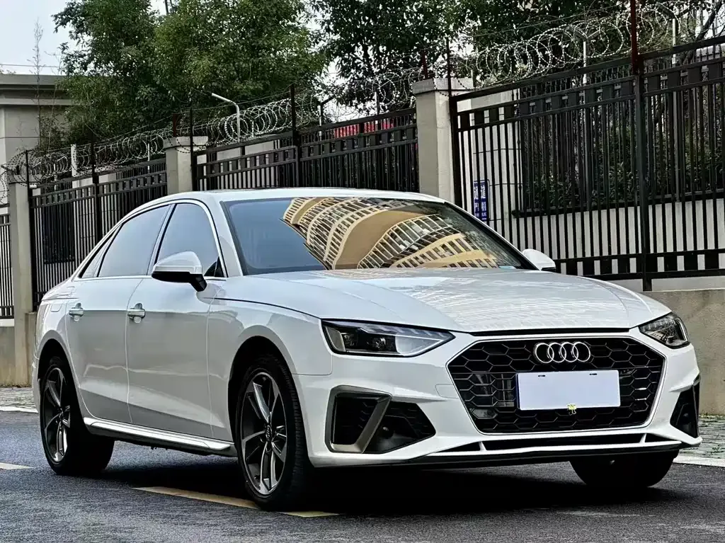 Audi A4L 2022 из CN, фото 3
