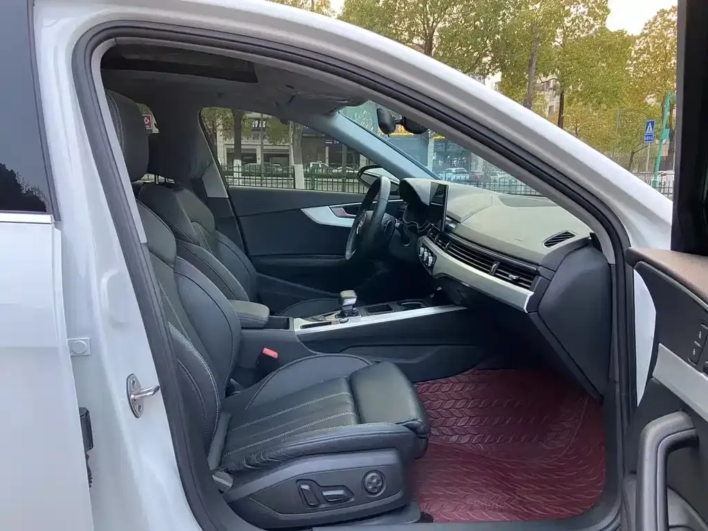 Audi A4L 2022 из CN, фото 6
