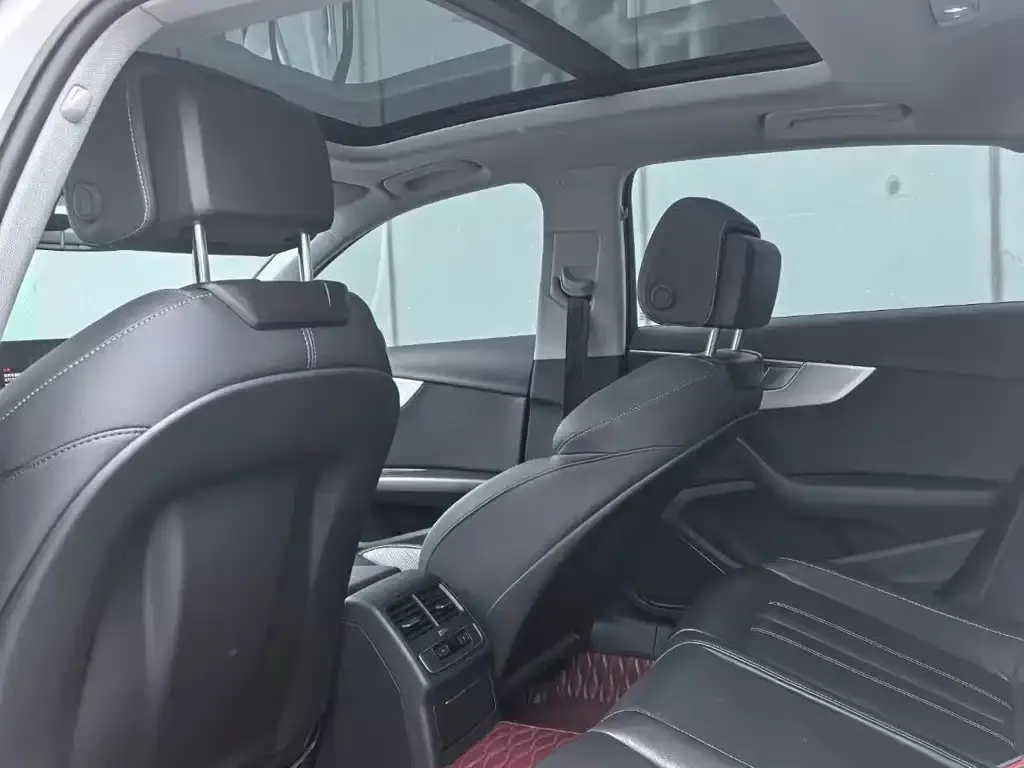 Audi A4L 2022 из CN, фото 7