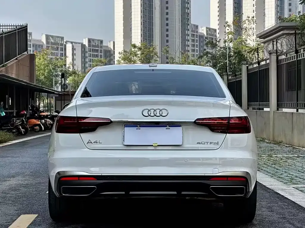 Audi A4L 2022 из CN, фото 8