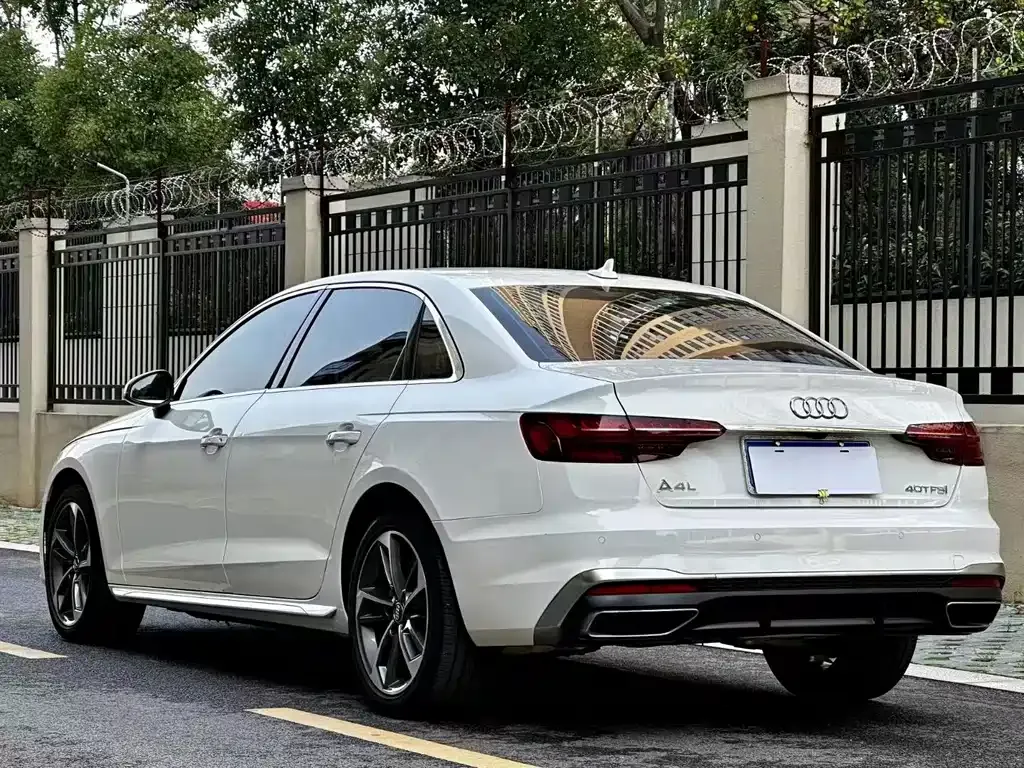 Audi A4L 2022 из CN, фото 9