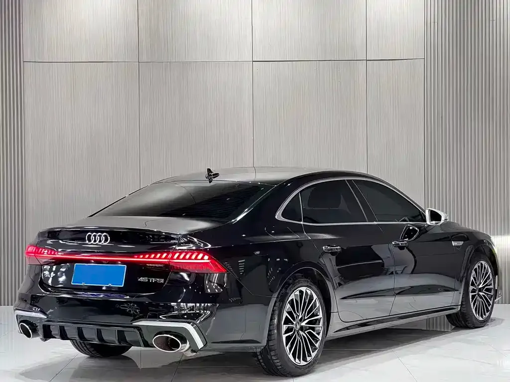 Audi A7L 2024 из CN, фото 6
