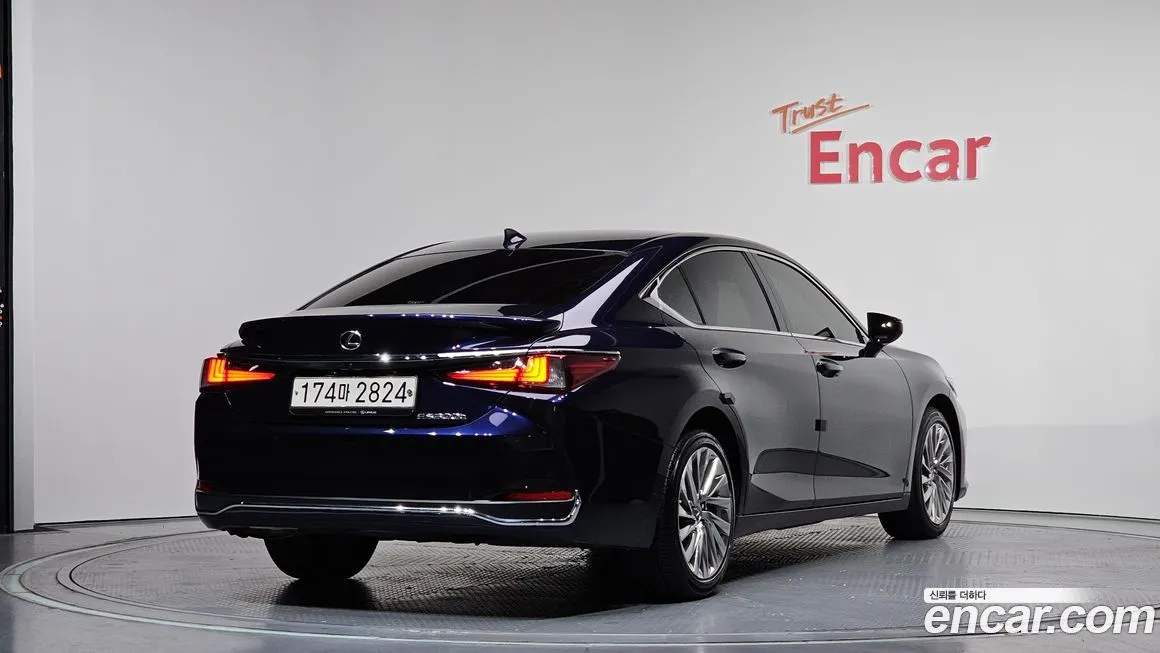 Lexus ES 2023 из KR, фото 2