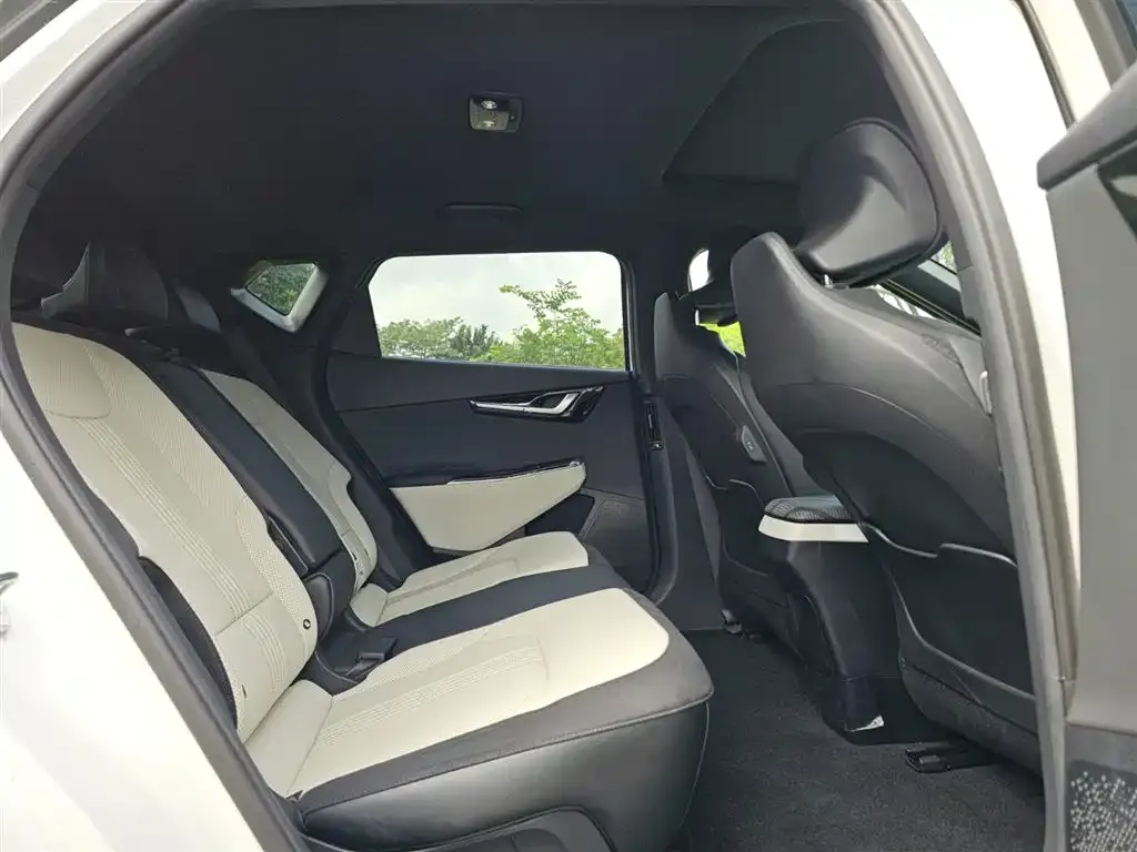 Kia EV6 2025 из CN, фото 8