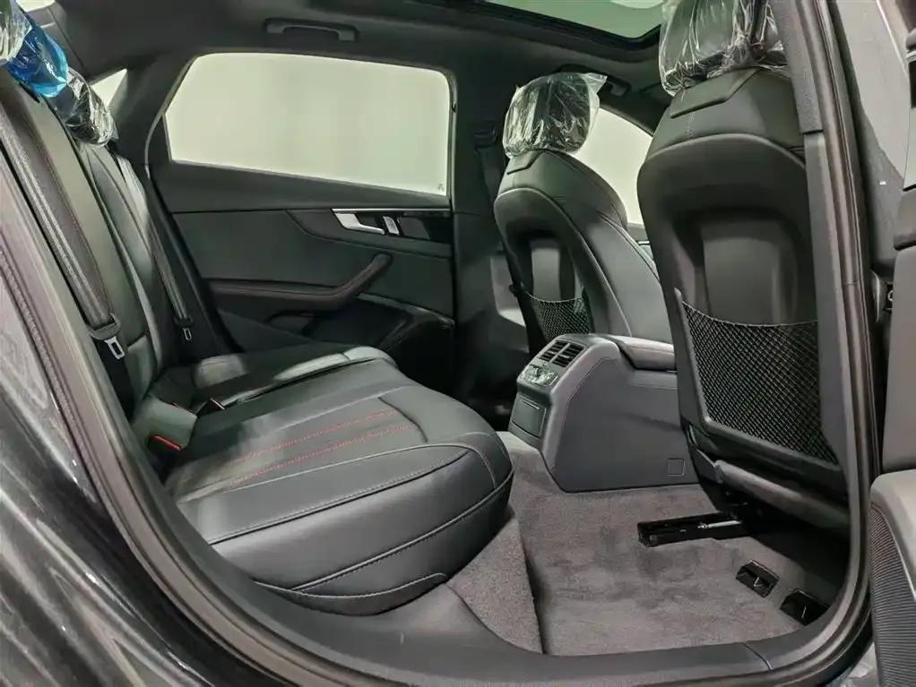 Audi A4L 2025 из CN, фото 6