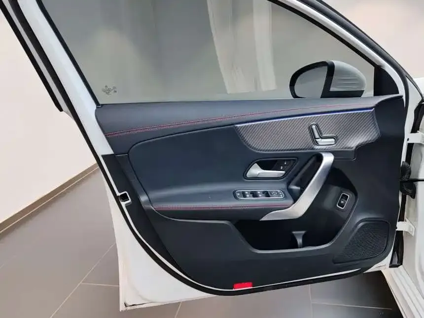 Mercedes-Benz A-Class 2023 из CN, фото 8