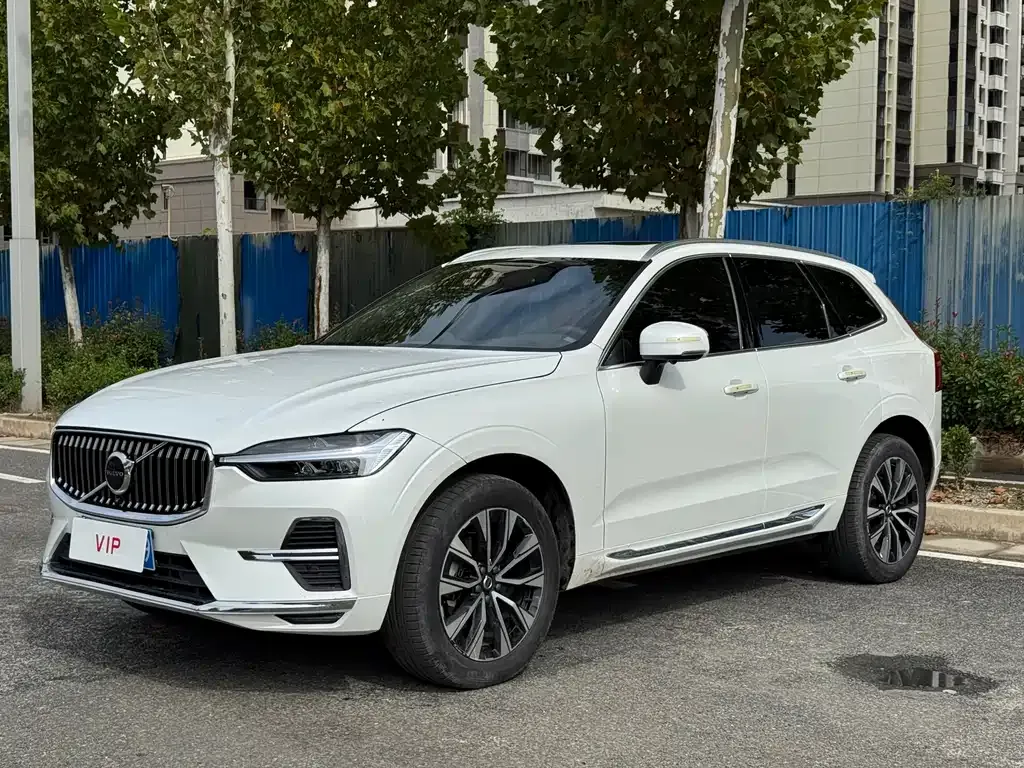 Volvo XC60 2023 из CN, фото 1