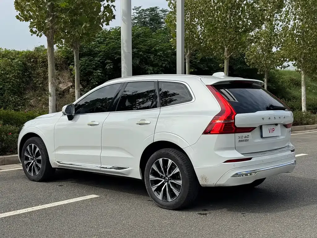 Volvo XC60 2023 из CN, фото 8