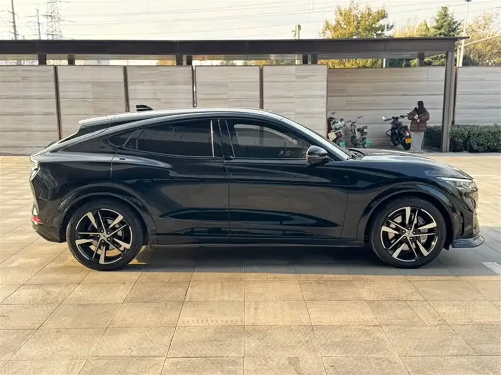 Ford Mustang Mach-E 2023 из CN, фото 7