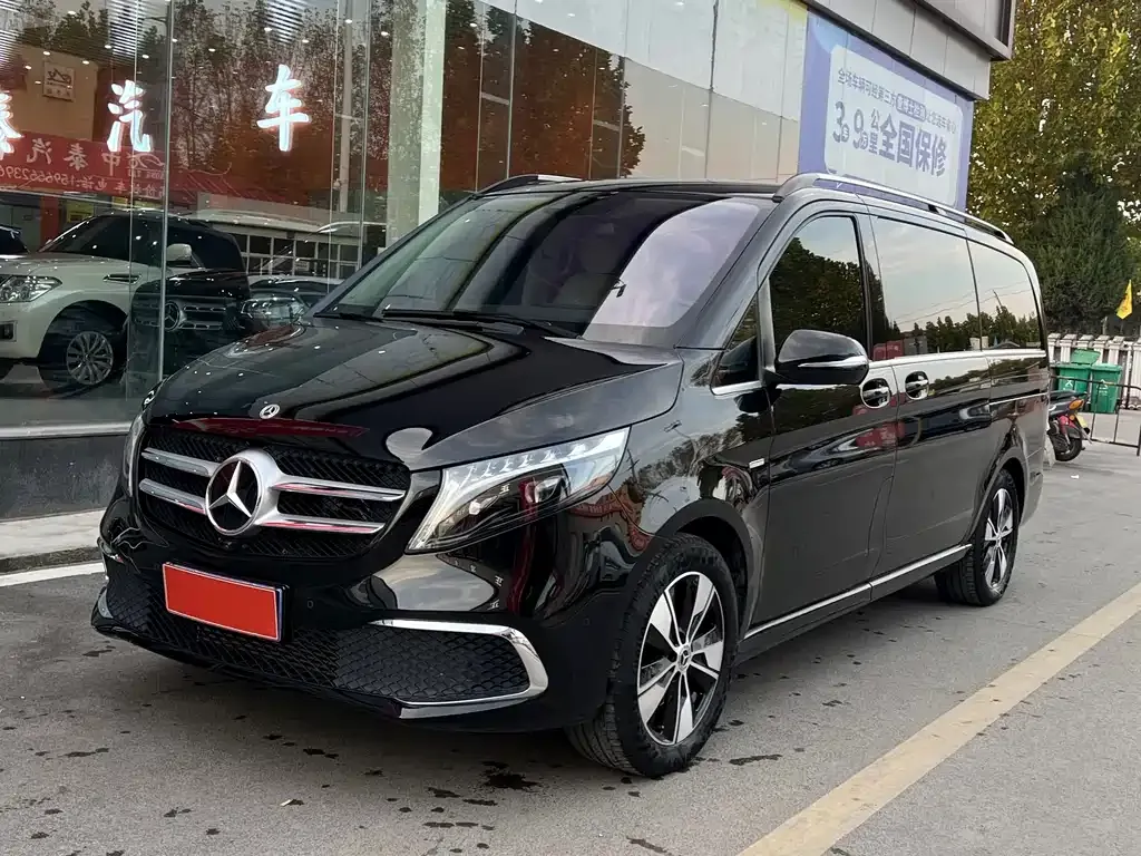 Mercedes-Benz V-Class 2024 из CN, фото 1