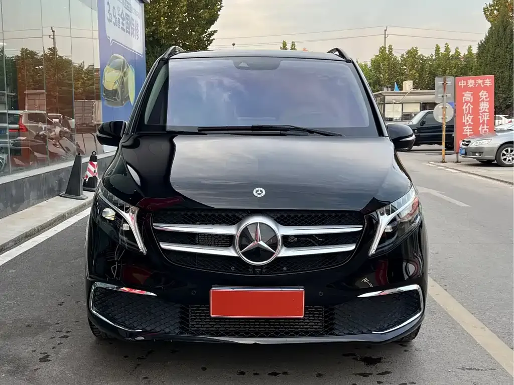 Mercedes-Benz V-Class 2024 из CN, фото 2