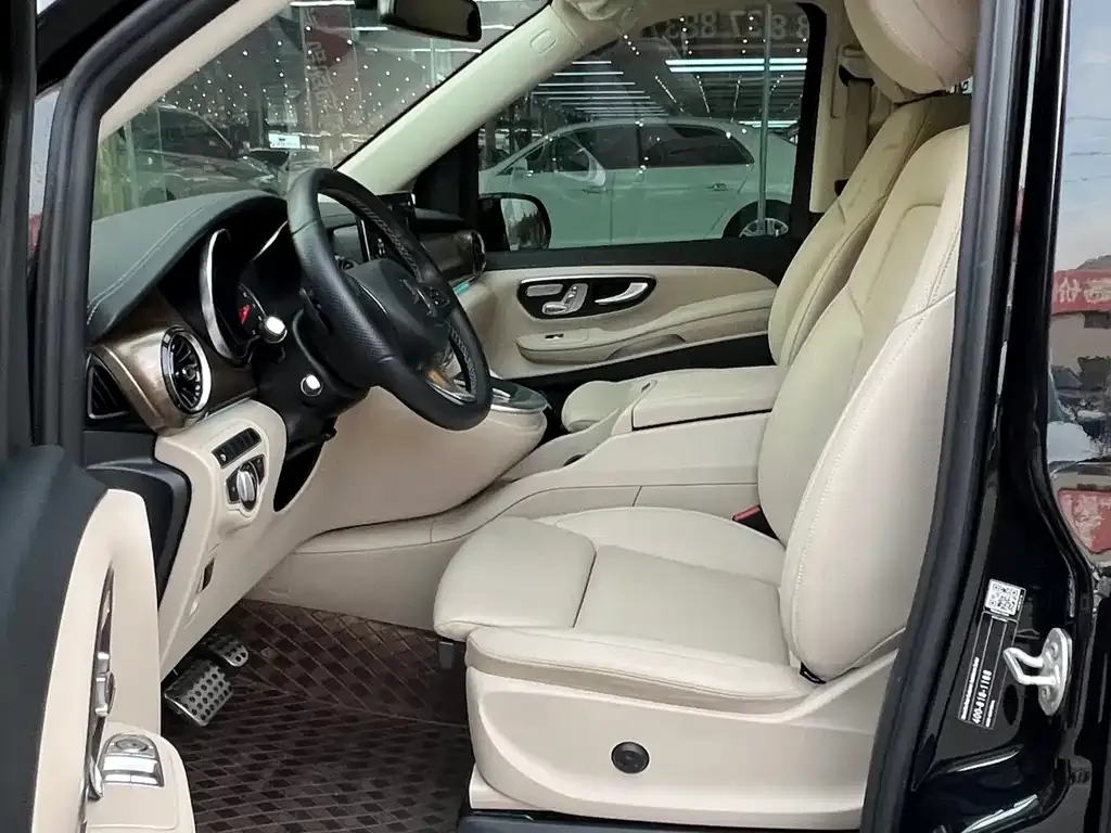 Mercedes-Benz V-Class 2024 из CN, фото 7