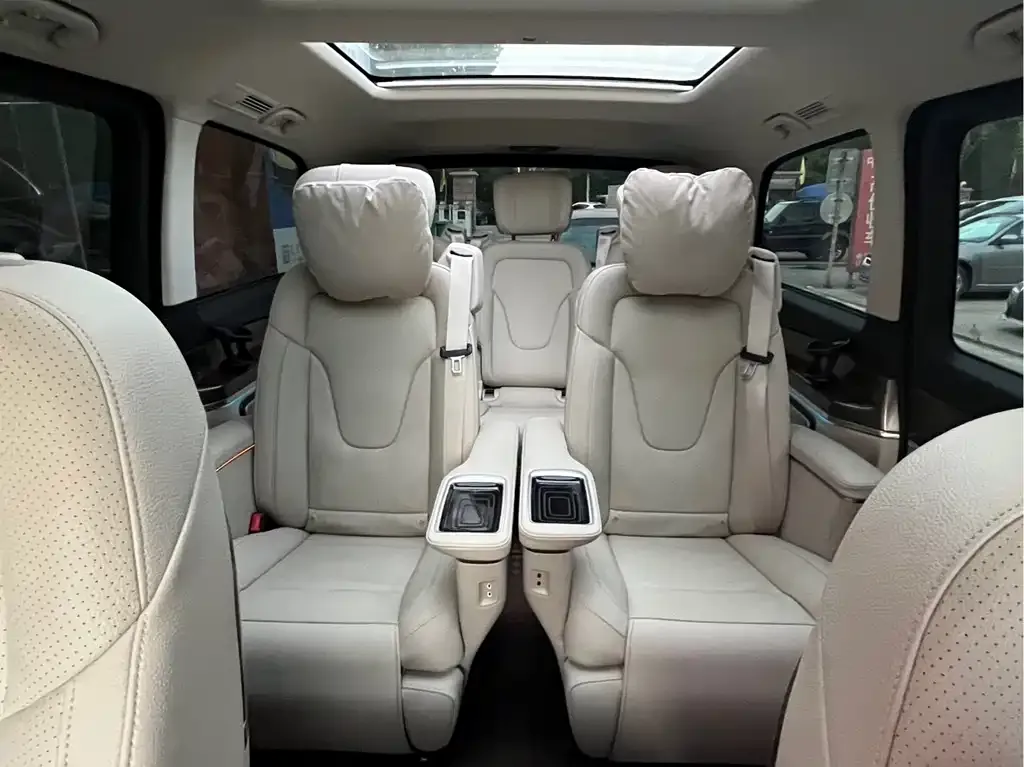 Mercedes-Benz V-Class 2024 из CN, фото 9