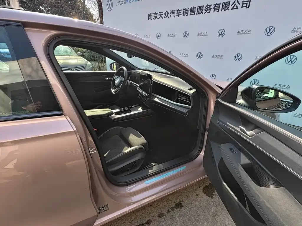 Volkswagen Passat 2024 из CN, фото 4