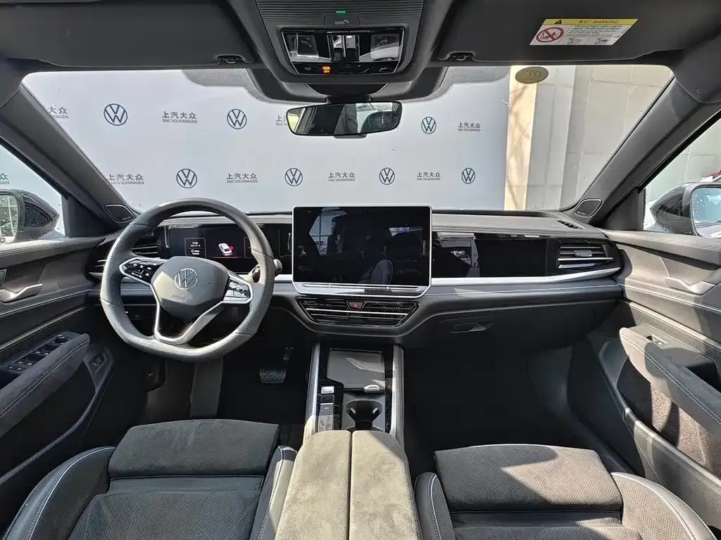 Volkswagen Passat 2024 из CN, фото 8