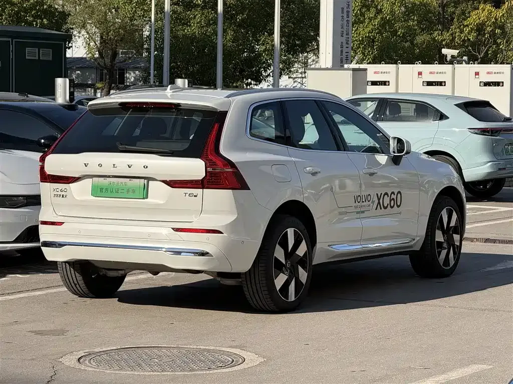Volvo XC60 PHEV 2024 из CN, фото 6