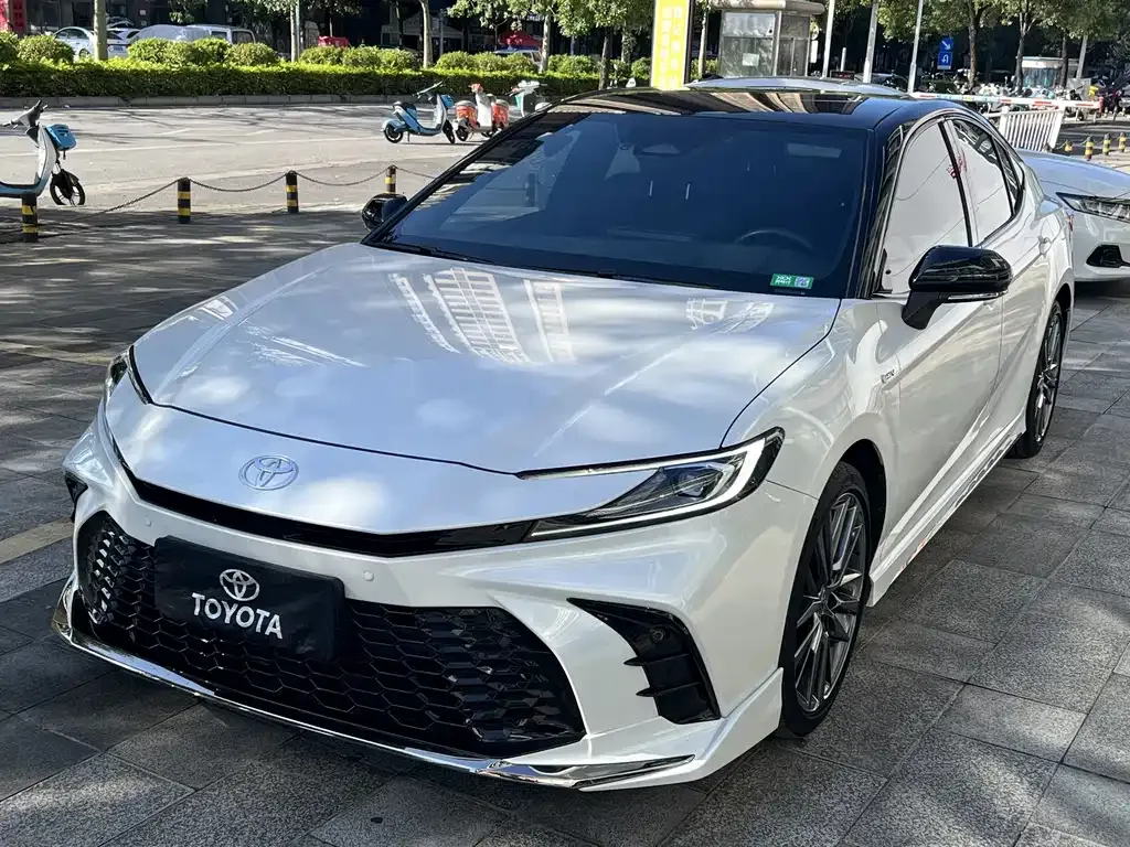 Toyota Camry 2024 из CN, фото 1