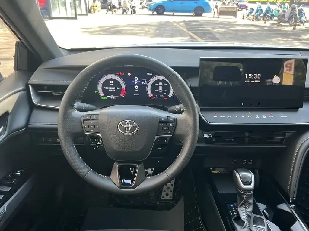 Toyota Camry 2024 из CN, фото 10