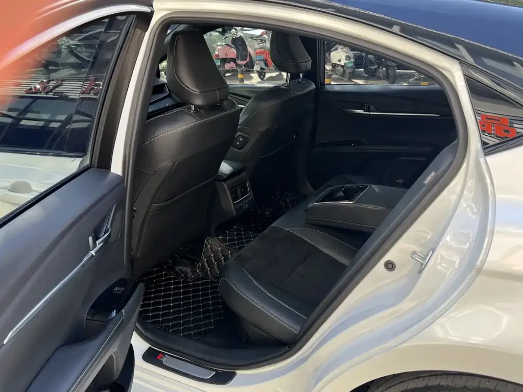 Toyota Camry 2024 из CN, фото 9