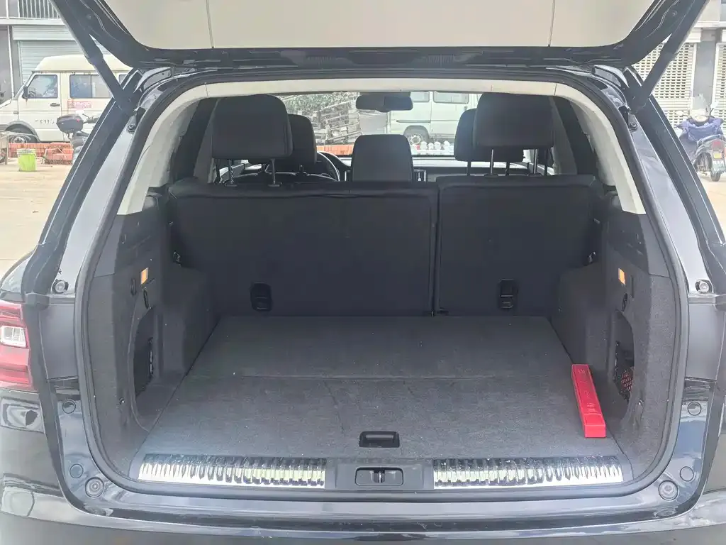 Hongqi HS7 2023 из CN, фото 9