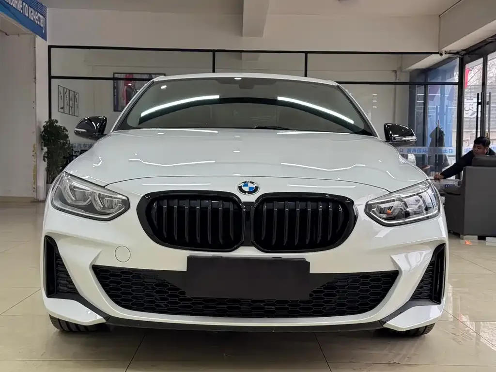 BMW 1 Series 2021 из CN, фото 2