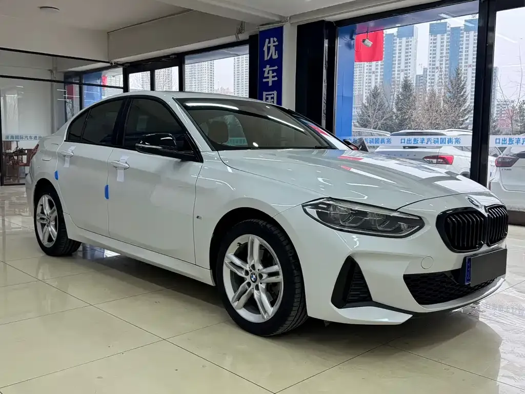 BMW 1 Series 2021 из CN, фото 3