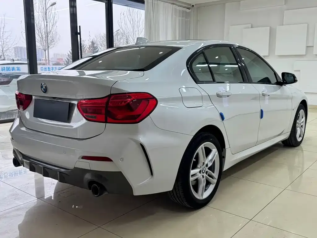 BMW 1 Series 2021 из CN, фото 6
