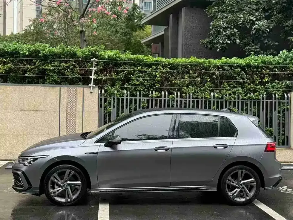 Volkswagen Golf 2021 из CN, фото 2