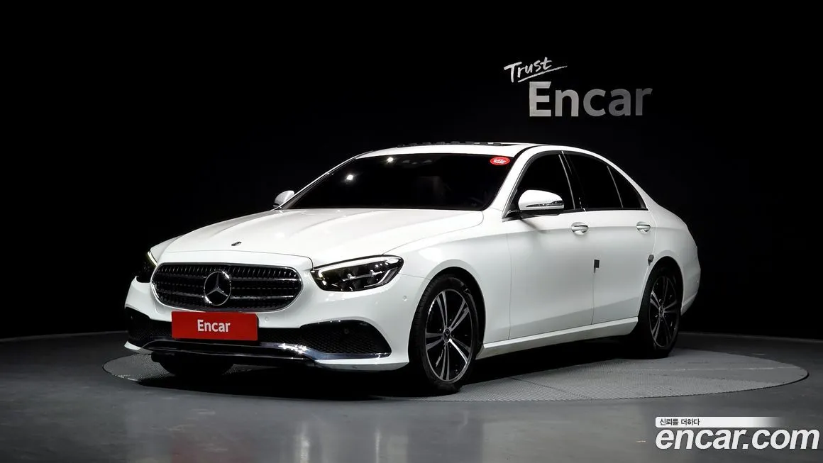 Mercedes-Benz E-Class — фото 1