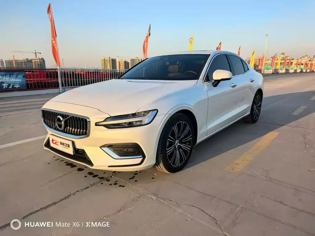 Volvo S60 2021 из CN, фото 3