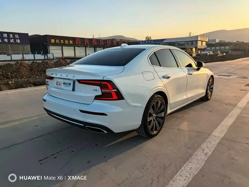 Volvo S60 2021 из CN, фото 5