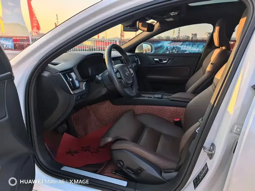 Volvo S60 2021 из CN, фото 8