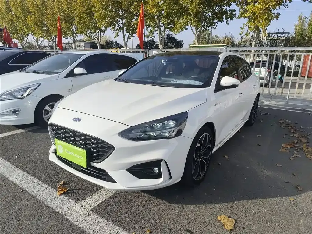 Ford Focus 2022 из CN, фото 2
