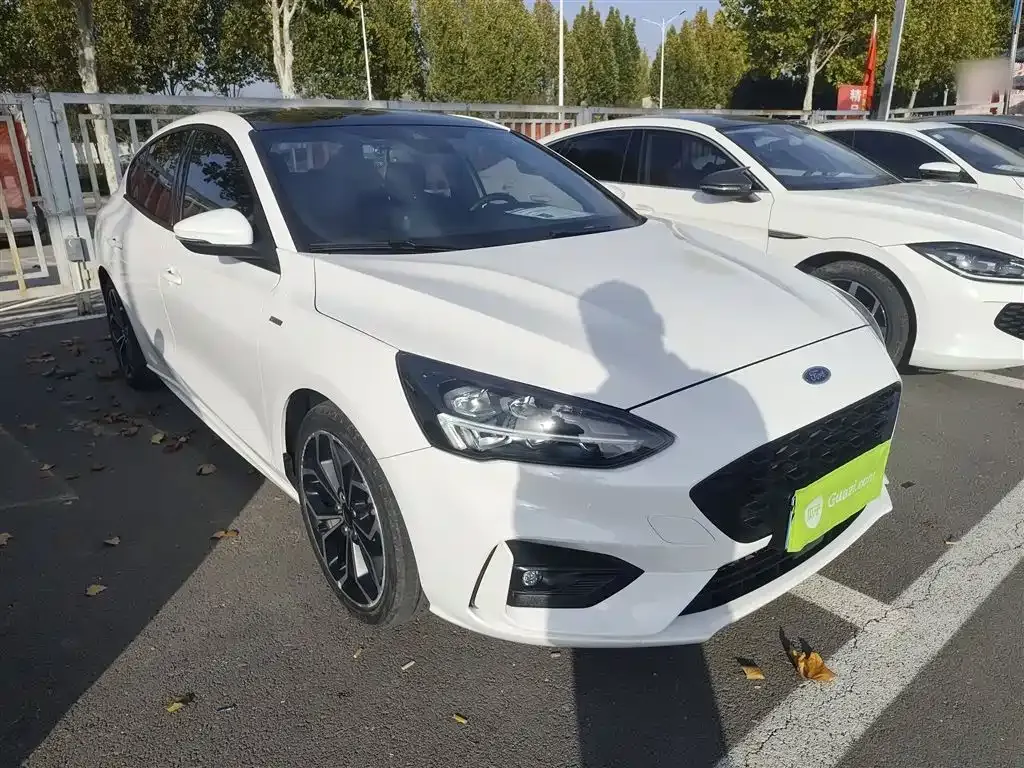 Ford Focus 2022 из CN, фото 4