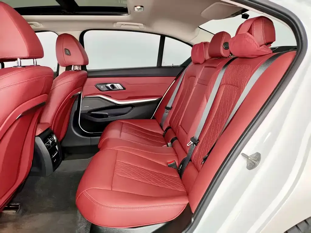 BMW 3 Series 2024 из CN, фото 10