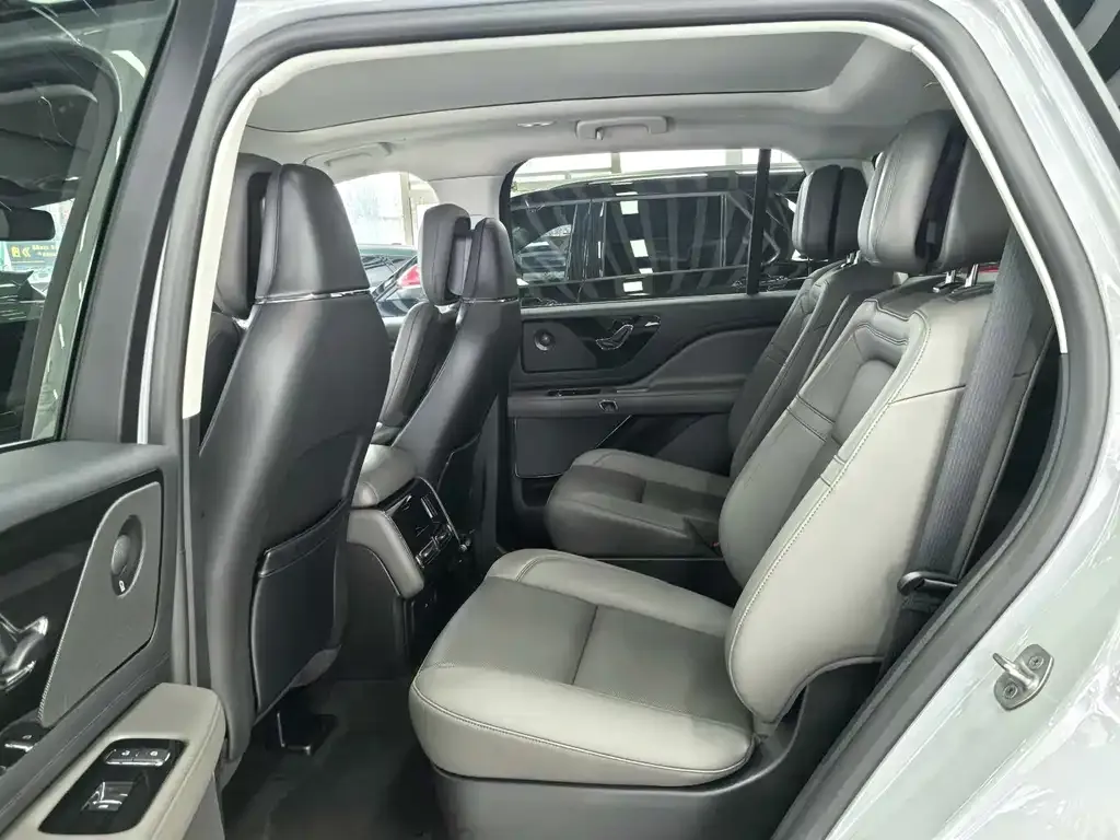 Lincoln Aviator 2024 из CN, фото 5