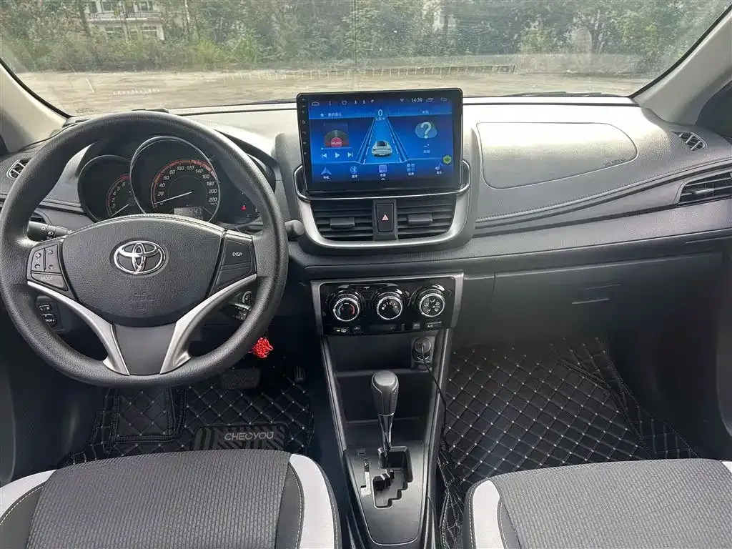 Toyota Yaris L — фото 6