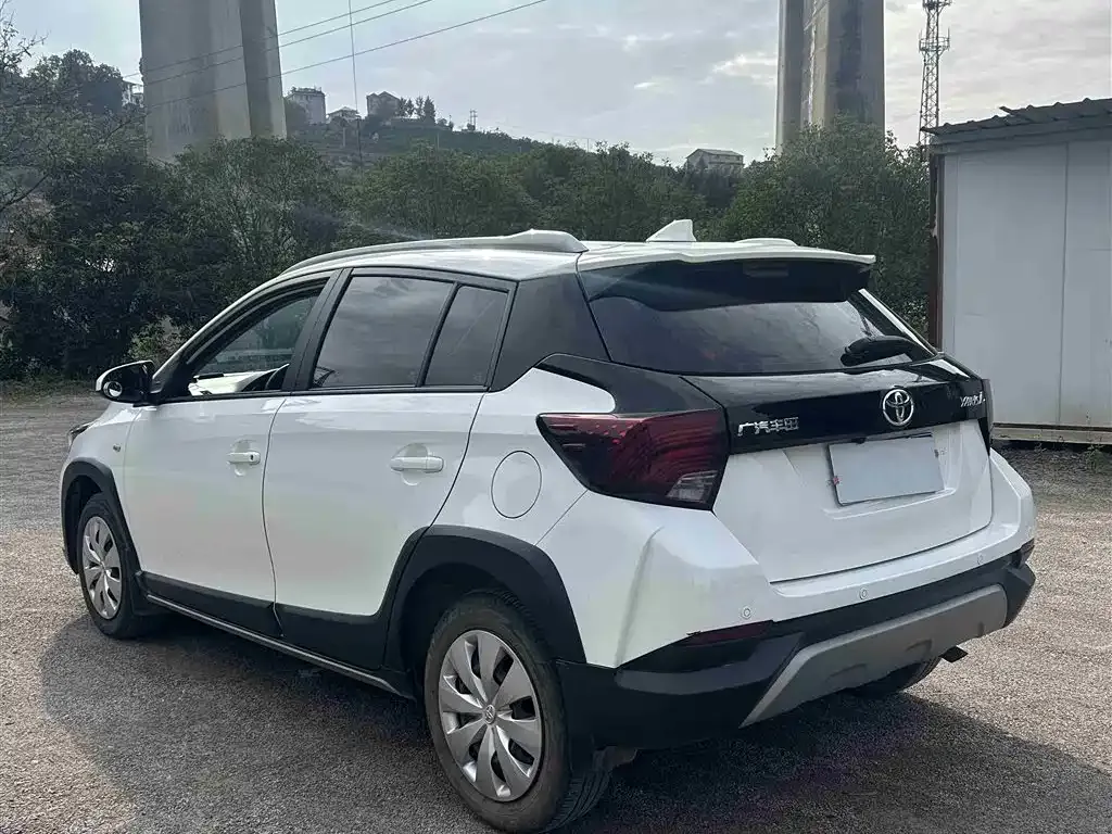 Toyota Yaris L — фото 8