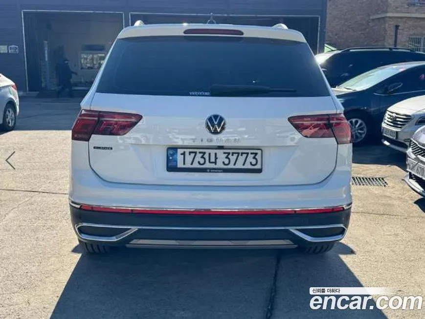 Volkswagen Tiguan — фото 4