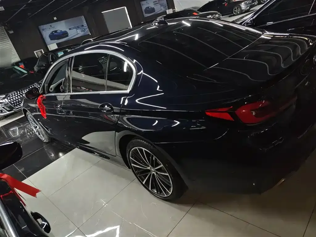 BMW 5 Series 2022 из CN, фото 5