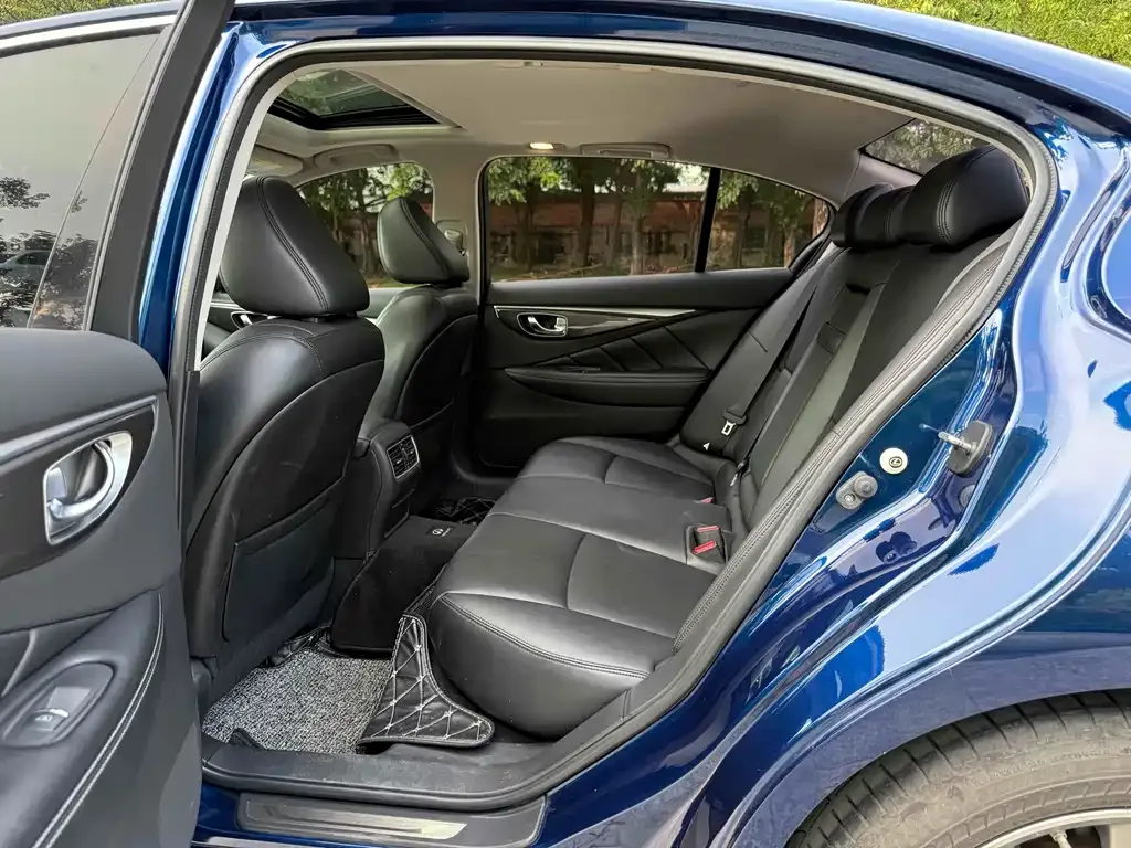 Infiniti Q50L 2021 из CN, фото 5
