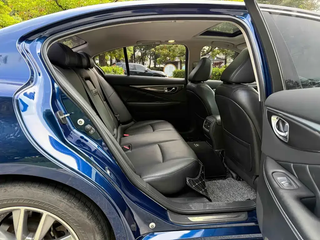 Infiniti Q50L 2021 из CN, фото 6