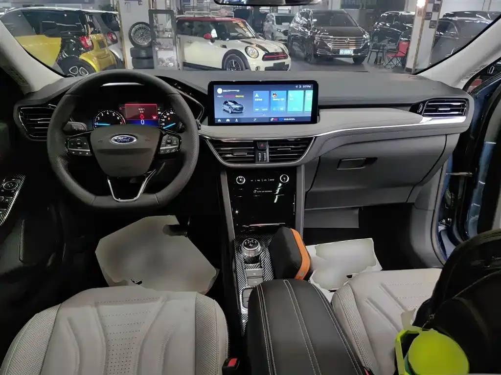 Ford Escape 2023 из CN, фото 10