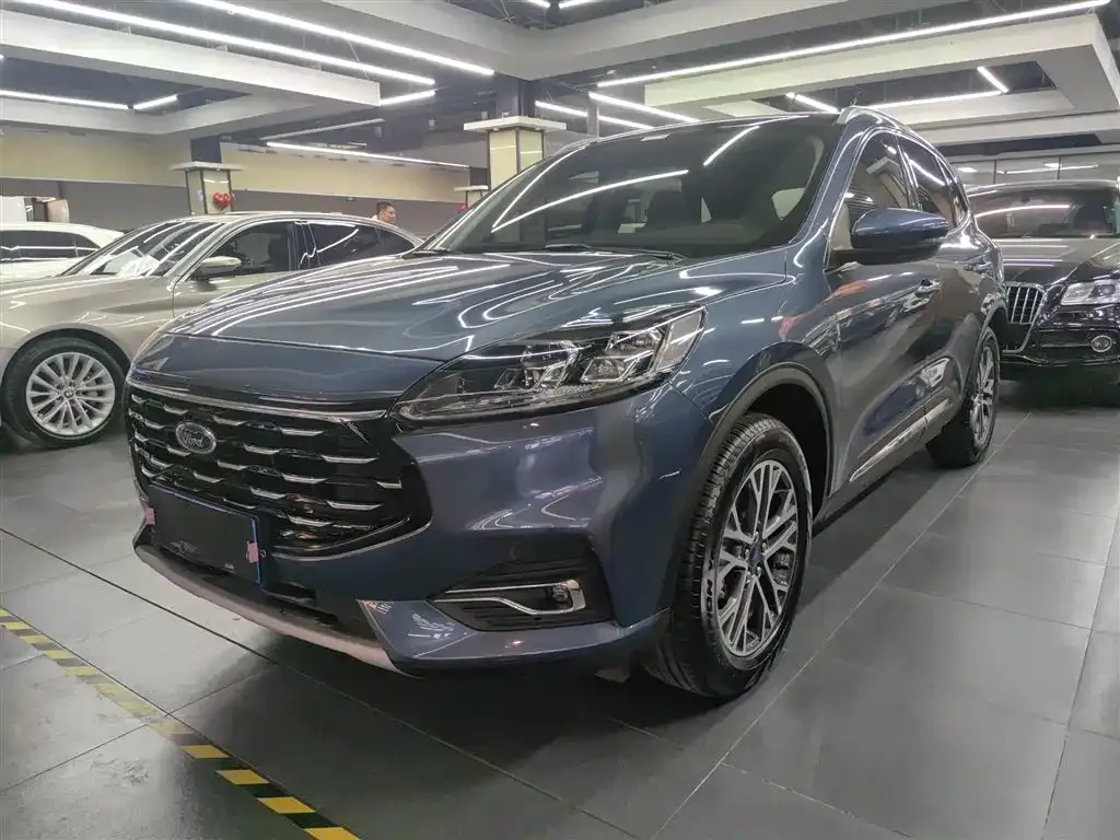 Ford Escape 2023 из CN, фото 2