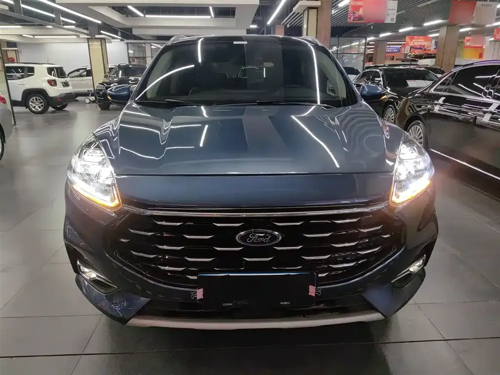 Ford Escape 2023 из CN, фото 3