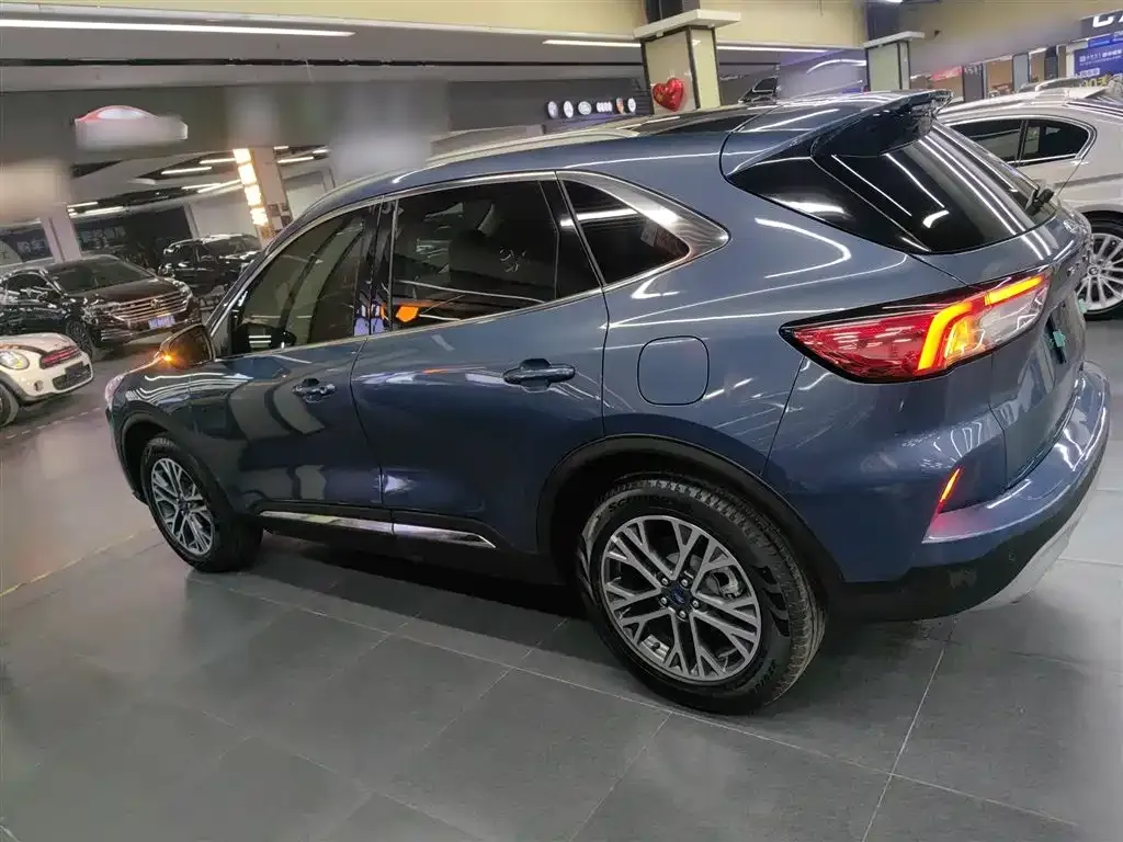 Ford Escape 2023 из CN, фото 5