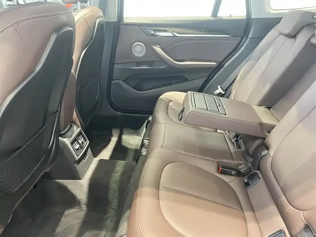 BMW X1 2021 из CN, фото 10