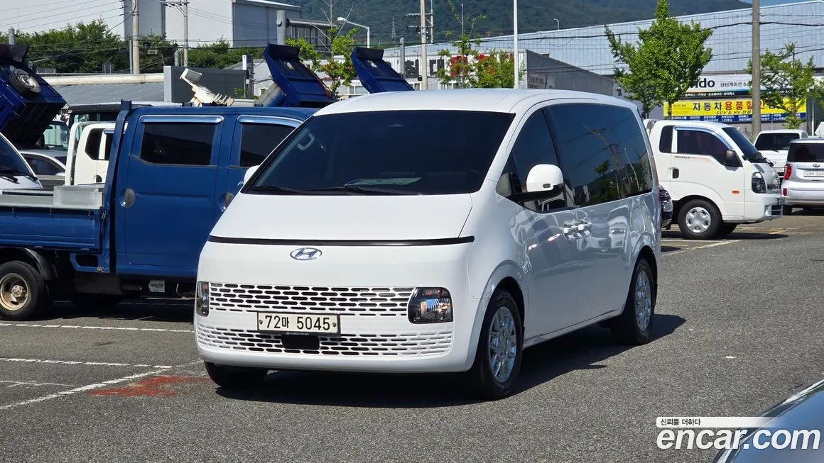 Hyundai Staria — фото 1