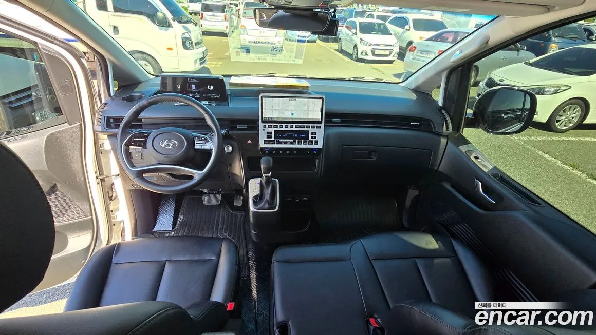 Hyundai Staria — фото 2