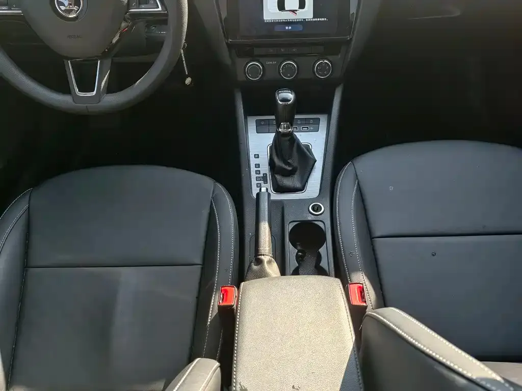 Skoda Octavia 2022 из CN, фото 4